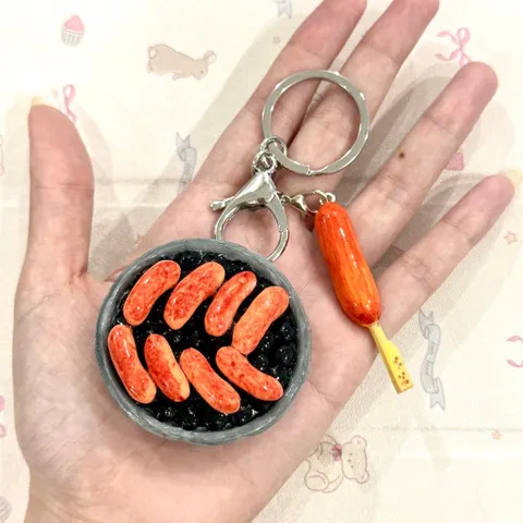 Móc khoá Lạp xưởng nướng đá - Street Food