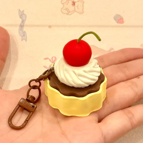 Móc khoá Caramel Pudding với Cherry - Japanese Desserts