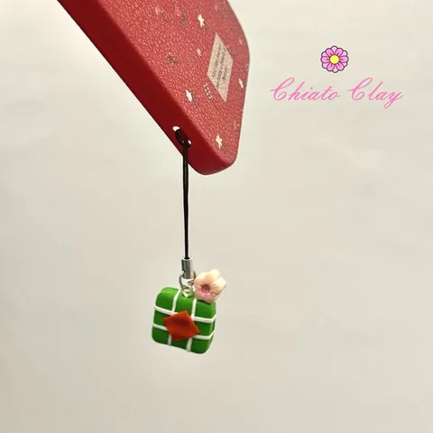 Dây treo điện thoại Bánh chưng - Hoa đào