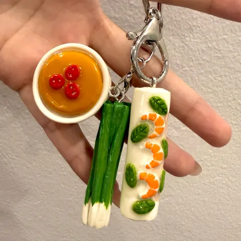 Móc khoá hình Gỏi cuốn - món ăn Việt Nam