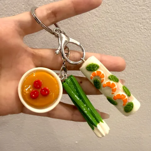 Móc khoá hình Gỏi cuốn - món ăn Việt Nam
