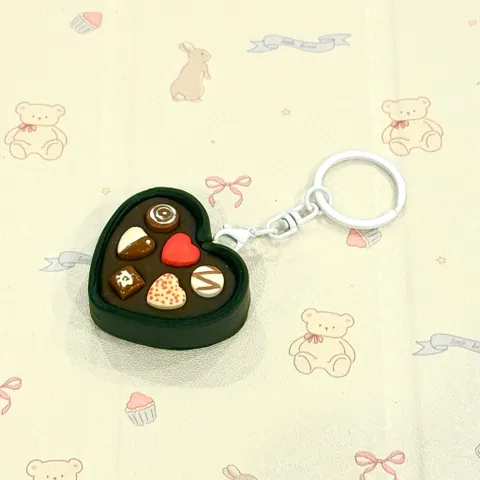 Móc khoá Hộp chocolate tình nhân