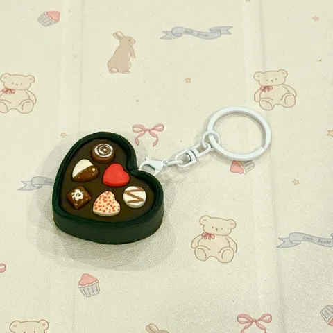 Móc khoá Hộp chocolate tình nhân
