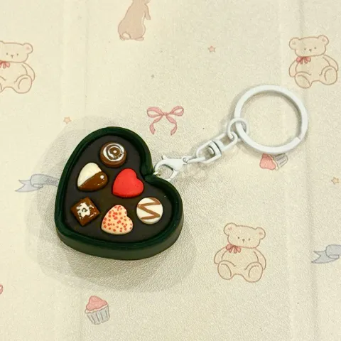Móc khoá Hộp chocolate tình nhân