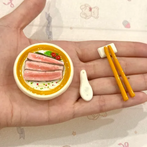 Magnet Phở bò tái gồm Đũa và Thìa - món ăn Việt Nam