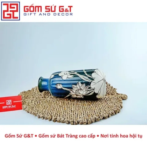 Lọ hoa trang trí dáng dọc dừa vẽ sen nổi Gốm Sứ G&T