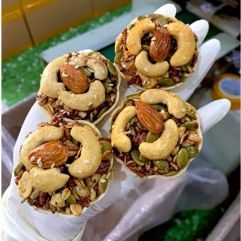 Bánh Hoa Mai Mix Hạt Dinh Dưỡng Granola Không Đường Túi 500G , Ăn Vặt Tốt Cho Mẹ Bầu, Người Ăn Kiêng , Ăn Chay