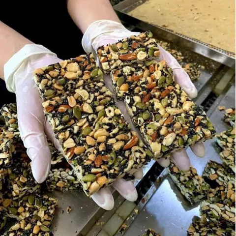 Thanh Mè Đen Mix Hạt Dinh Dưỡng Granola ̣( Nhiều Hạt, Mè Đen, Không Đường Vị Ngọt Nhẹ) - Ximafarm