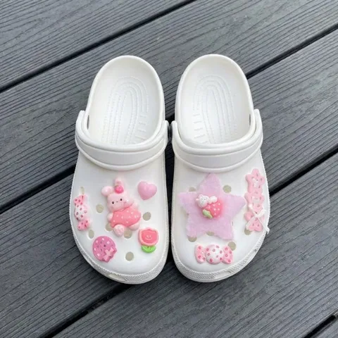 [Màu Trắng] Dép Sục Quai Hậu Classic xinh xắn, dễ thương, đế cao 3 cm tặng kèm charm