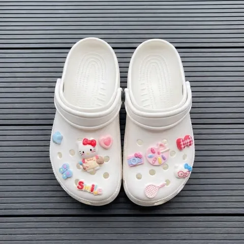 [Màu Trắng] Dép Sục Quai Hậu Classic xinh xắn, dễ thương, đế cao 3 cm tặng kèm charm
