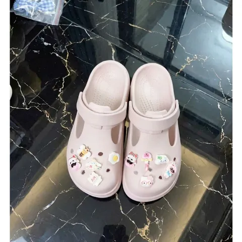 TẶNG KÈM CHARM NGẪU NHIÊN - Dép sục búp bê siêu êm, bền nhẹ, không thấm nước mix charm xinh