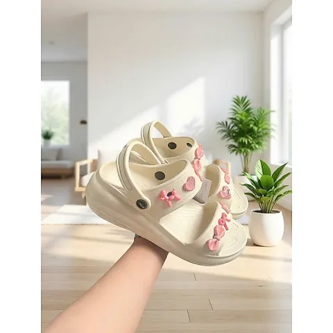 DÉP SANDAL ĐẾ CAO 5 CM TẶNG KÈM CHARM NGẪU NHIÊN, TÔN DÁNG - NĂNG ĐỘNG - CÁ TÍNH