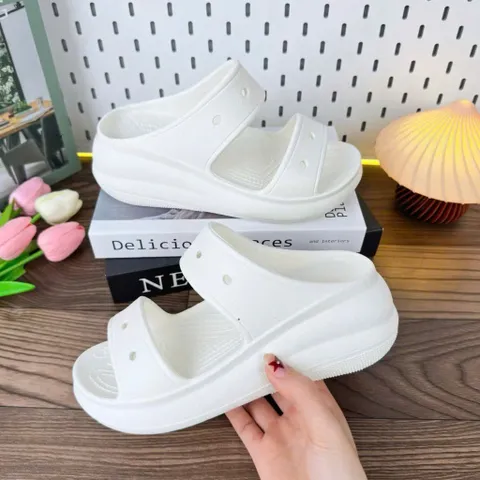 Dép 2 Quai Đế Cao 5 CM Tặng Kèm Sẵn 10 Charm Ngẫu Nhiên Chất Liệu EVA Mềm Nhẹ, Tôn Dáng, Bền, Đẹp