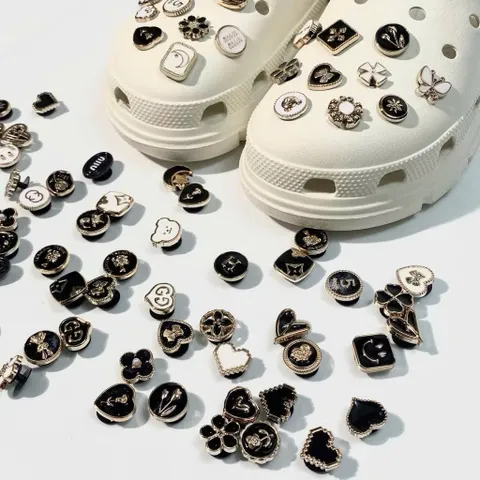 Sẵn nút gắn - Sét 15 Charm Sticker 3D Jibbitz Gắn Dép Siêu Xinh, Dễ Thương