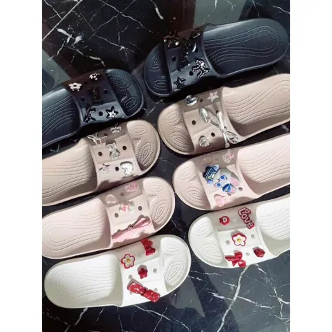 Dép nữ quai ngang đi nhẹ êm, chống trơn trượt - tặng kèm 10 charm ngẫu nhiên