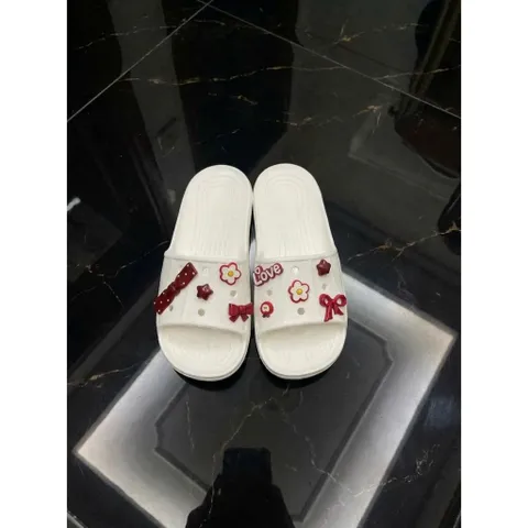 Dép nữ quai ngang đi nhẹ êm, chống trơn trượt - tặng kèm 10 charm ngẫu nhiên