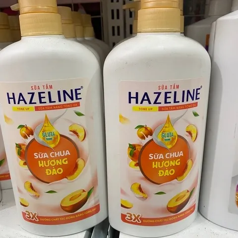 Sữa Tắm Dưỡng Trắng Da Hazeline sữa chua hương đào 670gr (Chai)