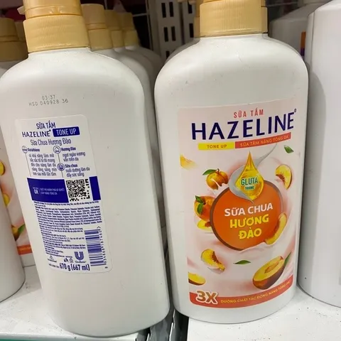 Sữa Tắm Dưỡng Trắng Da Hazeline sữa chua hương đào 670gr (Chai)