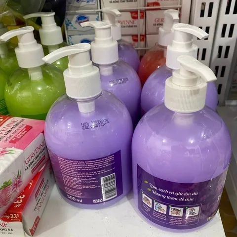 Nước rửa tay Puri Hương Lavender dạng chai bơm