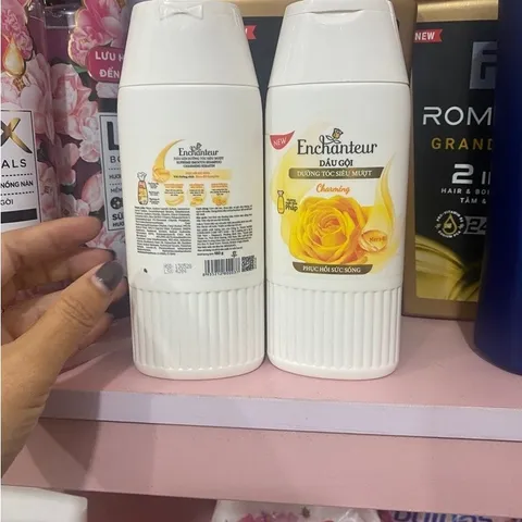 Dầu gội Enchanteur Dâu Gợi Charming dưỡng tóc siêu mượt phục hồi sức sống