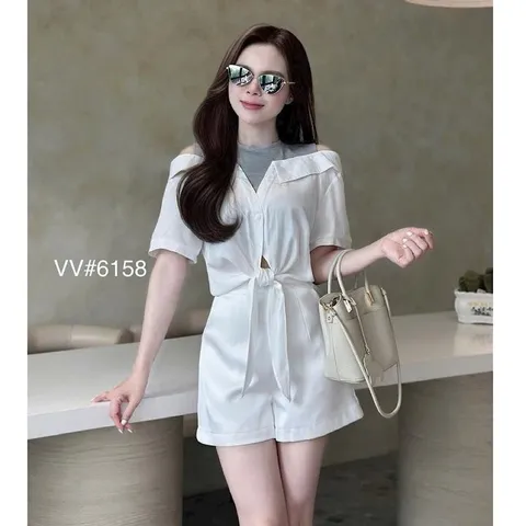 Áo kẻ khoét vai buộc gấu trẻ trung mix sooc hoặc chân váy đều xinh - May0915