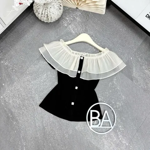 Áo trễ vai bèo cúc đá siu xinh, áo mặc được 2 kiểu trễ vai và cổ tròn, chất cotton co giãn mềm mát - May0915