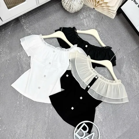 Áo trễ vai bèo cúc đá siu xinh, áo mặc được 2 kiểu trễ vai và cổ tròn, chất cotton co giãn mềm mát - May0915