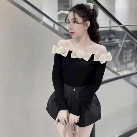 Áo thun trễ vai đính nơ hoa cực xinh - Mây Boutique HN