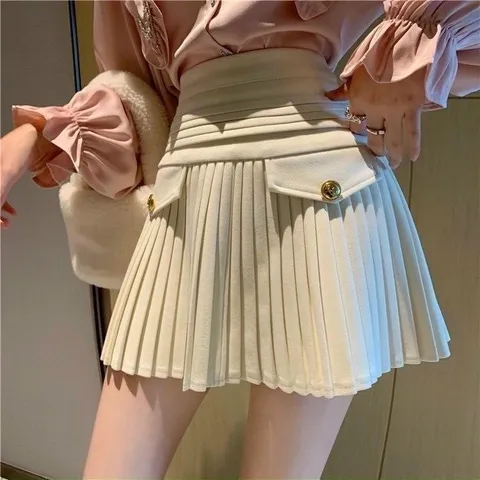 Chân váy xếp ly dáng ngắn siêu dễ mix đồ