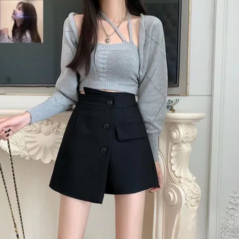 Chân váy chữ A cạp chéo cúc dọc trước nắp túi