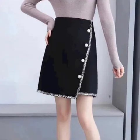 Chân váy len kẻ karo dáng ngắn