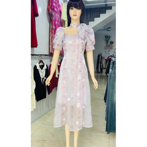Váy maxi tơ óng hoa thêu nơ cổ tiểu thư sang chảnh
