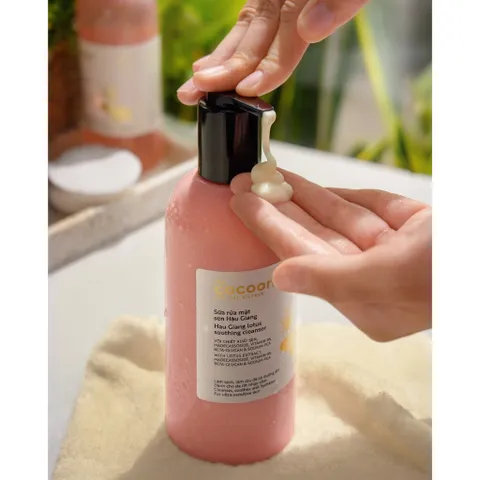 [BEBU] Sữa Rửa Mặt Sen Hậu Giang Cocoon 310ml Làm Sạch Dịu Nhẹ Cân Bằng Độ Ẩm Cho Da Nhạy Cảm