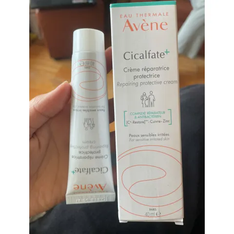 Kem Dưỡng Avène Phục Hồi Và Làm Dịu Da Cicalfate Repairing Protective Cream