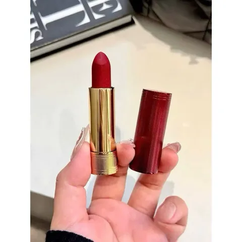 Son Gucci Matte 509 Rosso Ancora Limited Vỏ Đỏ – Son Lì Nhung Mịn, Màu Đỏ Rượu Vang Sang Trọng