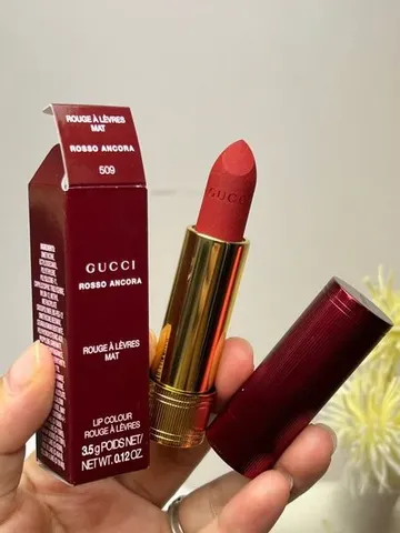 Son Gucci Matte 509 Rosso Ancora Limited Vỏ Đỏ – Son Lì Nhung Mịn, Màu Đỏ Rượu Vang Sang Trọng