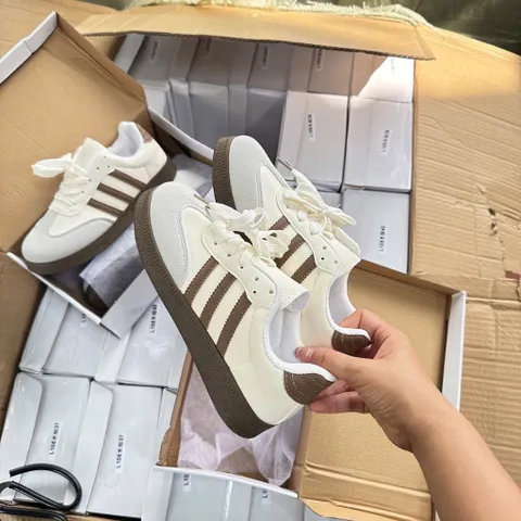 Giày Sneaker Nữ Sọc Đế Nâu Vintage – Giày Thể Thao Basic, Cá Tính, Dễ Phối Đồ
