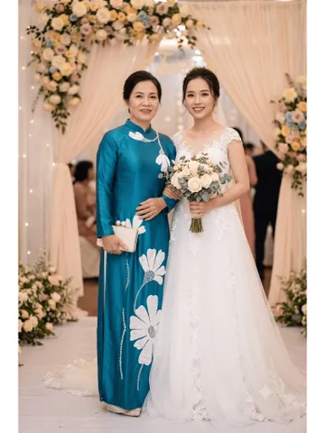 [Áo dài họ Huỳnh]  Áo dài bà sui may sẵn_mẫu kết cườm đính ép hoa cúc