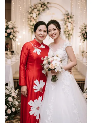[Áo dài họ Huỳnh]  Áo dài bà sui may sẵn_mẫu kết cườm đính ép hoa cúc