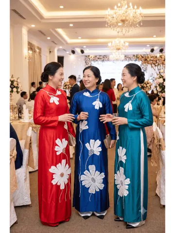 [Áo dài họ Huỳnh]  Áo dài bà sui may sẵn_mẫu kết cườm đính ép hoa cúc