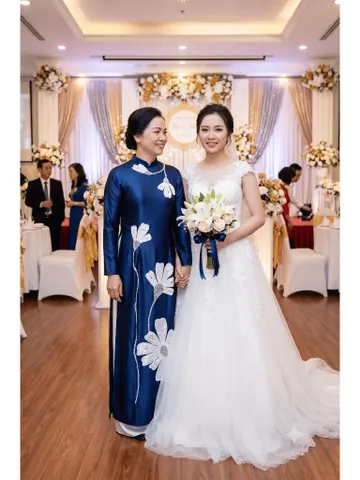 [Áo dài họ Huỳnh]  Áo dài bà sui may sẵn_mẫu kết cườm đính ép hoa cúc