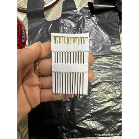 Vỉ 12 kim khâu quần áo - kim sỏ chỉ lỗ to dùng trong may vá dài 7cm