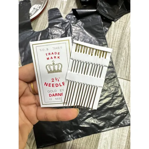 Vỉ 12 kim khâu quần áo - kim sỏ chỉ lỗ to dùng trong may vá dài 7cm