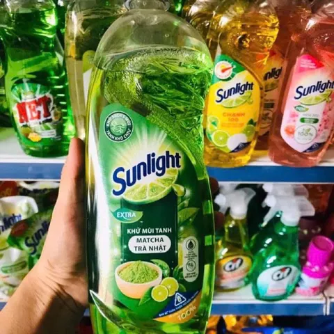 Nước Rửa Chén Sunlight Thiên Nhiên Lô Hội Chai 750ml Có Vòi Tiện Lợi