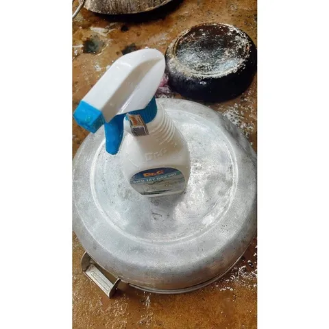 Dung dịch tẩy dầu mỡ tẩy xoong tẩy vỉ hút mùi tay bếp ga nước tẩy mỡ tẩy đa năng DR.C 500ml