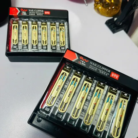 Bấm móng tay, móng chân thép không rỉ QLma siêu sắc siêu bền 2 size 6cm và 8cm
