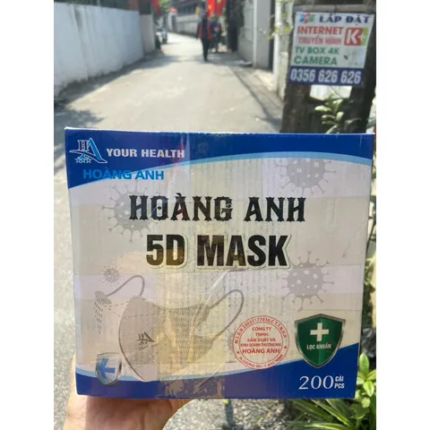 200  Khẩu trang 5D Hoàng Anh dày dặn dây đeo co giãn tốt, chắc chắn ngăn tia uv và khói bụi.