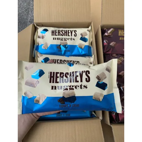kẹo Socola sữa Cookies Hershey’s Nuggets củ Mỹ 344g (Date mới nhất)