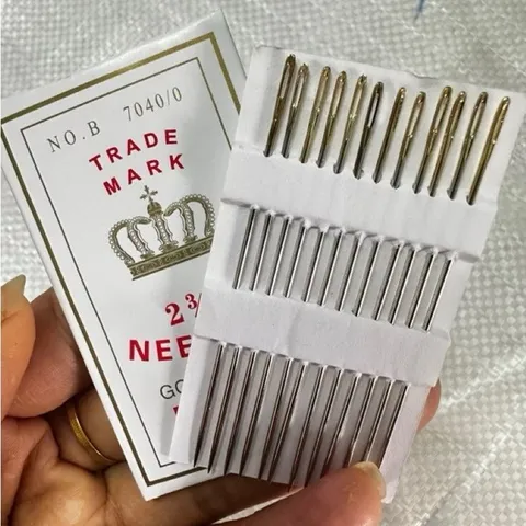 Vỉ 12 kim khâu quần áo lỗ to tiện lợi cho may vá