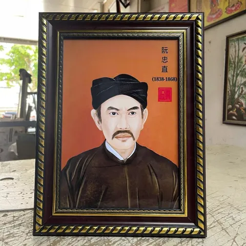 Khung Quan Đại Thần - NGUYỄN TRUNG TRỰC , có khung  có hoả tốc 3 CỠ